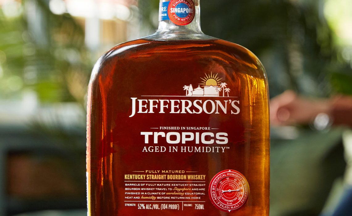 FY24_JEF_Tropics_DS_Bottle Lifestyle Photography_58